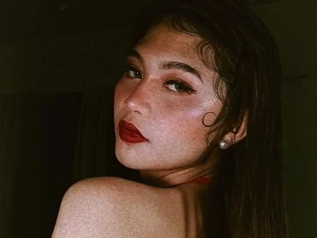 Camgirl ASIANSEDUCTIVETRANSXXX en live webcam amateur