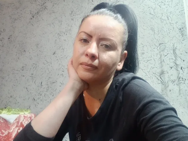 Camgirl ShellyArlyne en live webcam amateur