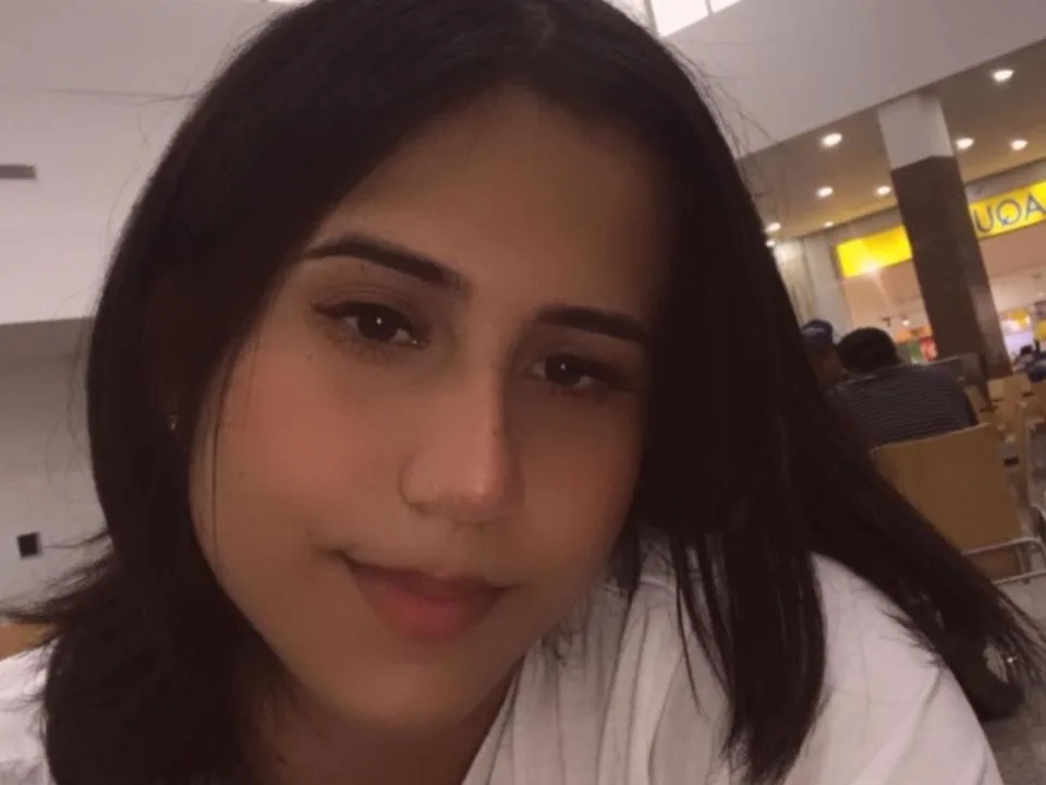 Camgirl SofiaSwettt en live webcam amateur