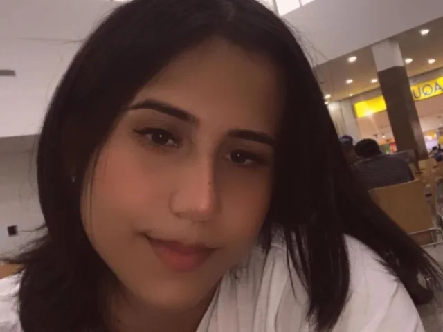 Camgirl SofiaSwettt en live webcam amateur