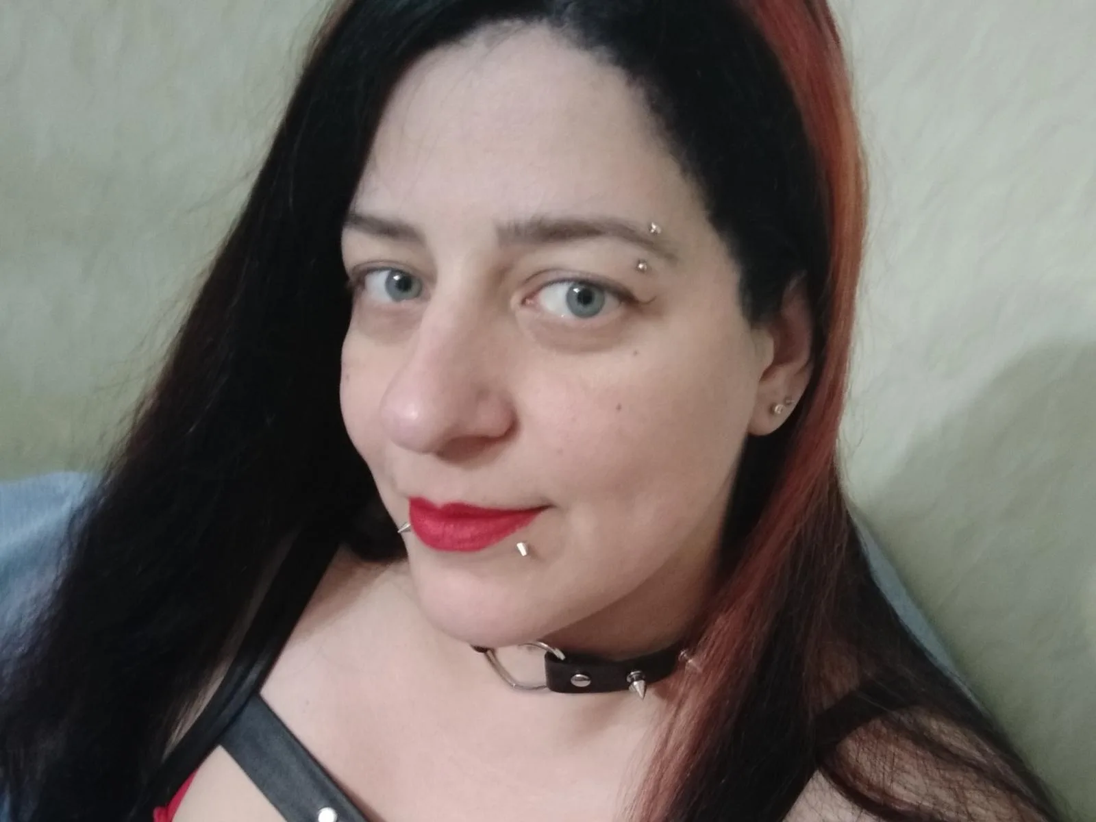 Camgirl GeileKatzy en live webcam amateur sur Mustvideos