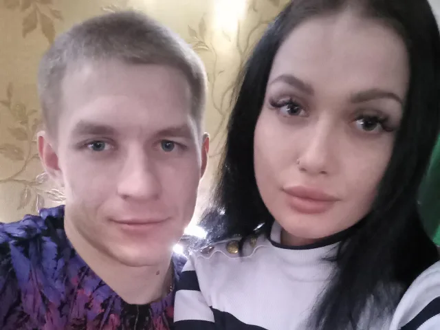 Camgirl AlisaAndShlyapnik en live webcam amateur