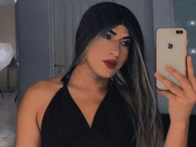 Camgirl CayetanaRuiz en live webcam amateur