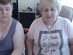 Camgirl HelenAndChristy en live webcam amateur