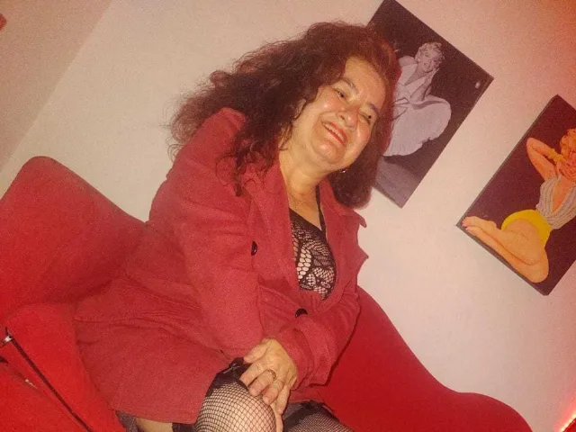 Camgirl EsmeraldaMatur en live webcam amateur