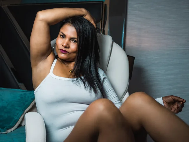 Camgirl AmberColt en live webcam amateur