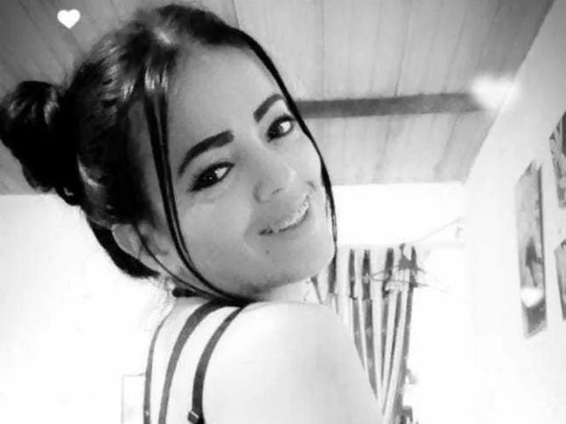 Camgirl AmazingSalome en live webcam amateur
