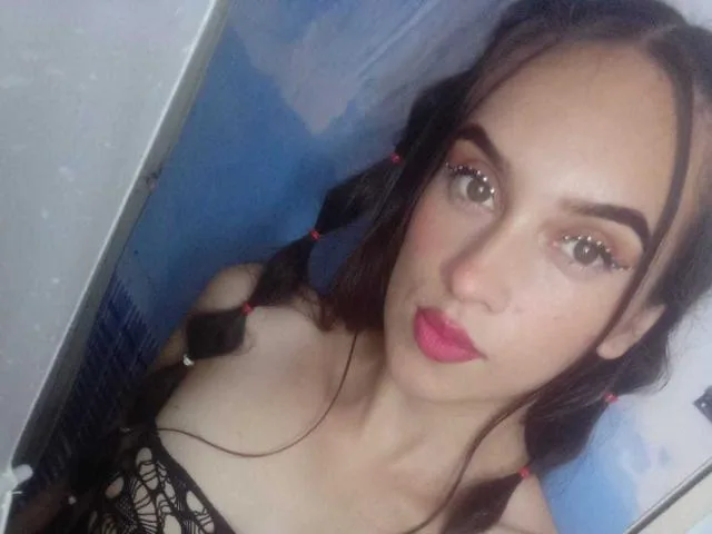 Camgirl SofySweety en live webcam amateur