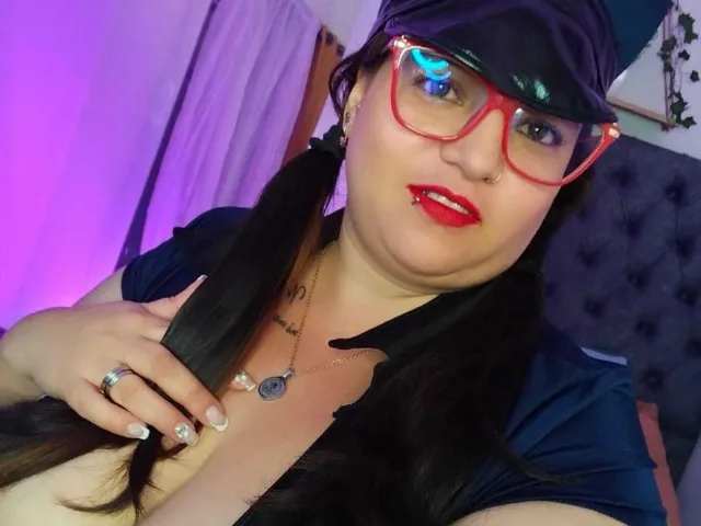 Camgirl SkylarBigBoobs en live webcam amateur