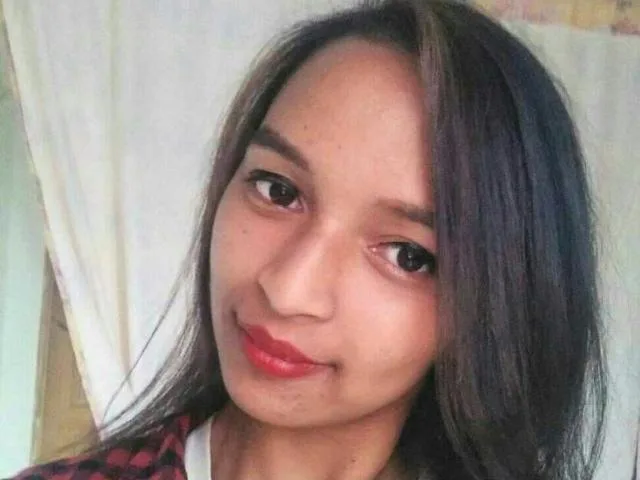 Camgirl Pouchitah en live webcam amateur