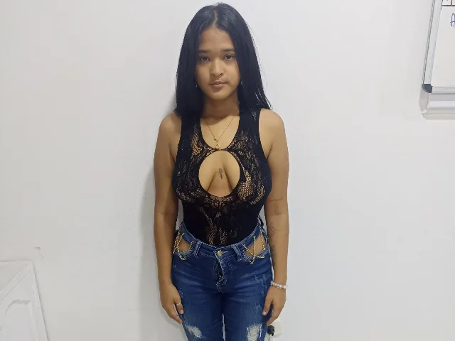 Camgirl KatarinaSine en live webcam amateur