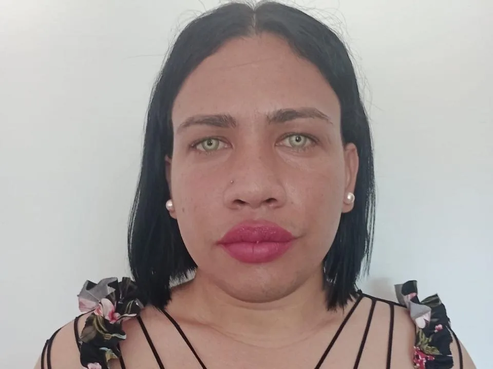 Camgirl Vazy en live webcam amateur sur Mustvideos
