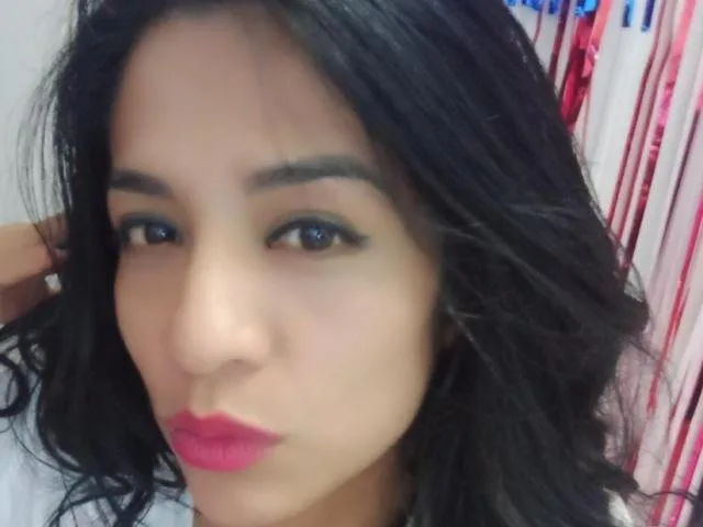 Camgirl LatinsVL en live webcam amateur sur Mustvideos