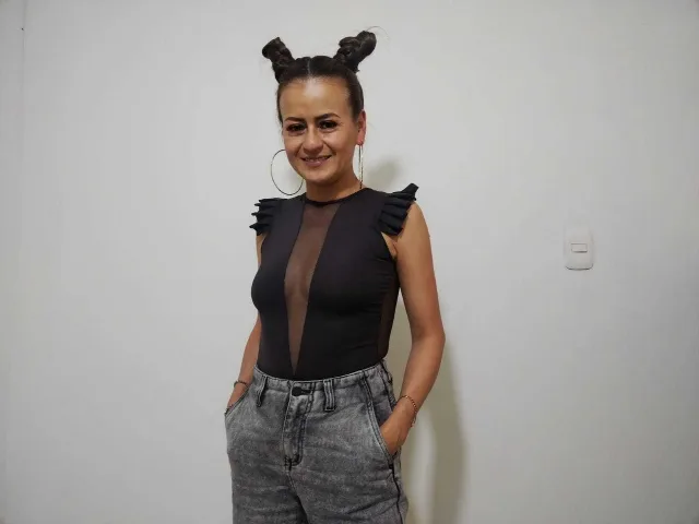 Camgirl Maghenta en live webcam amateur