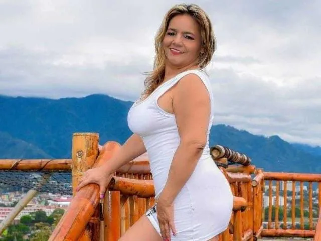Camgirl RubiSweety en live webcam amateur