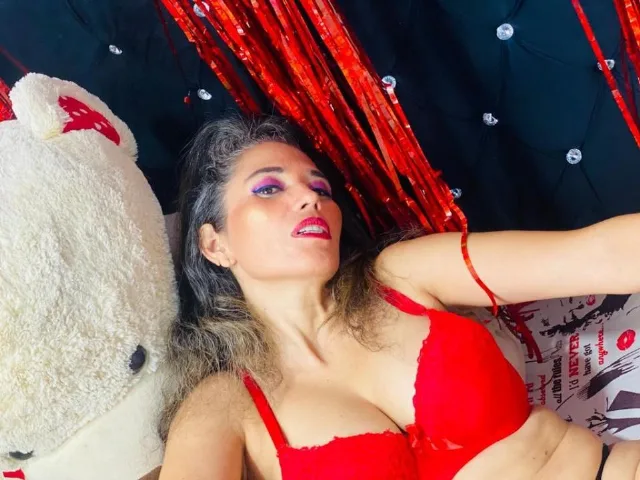 Camgirl CuteSassy en live webcam amateur
