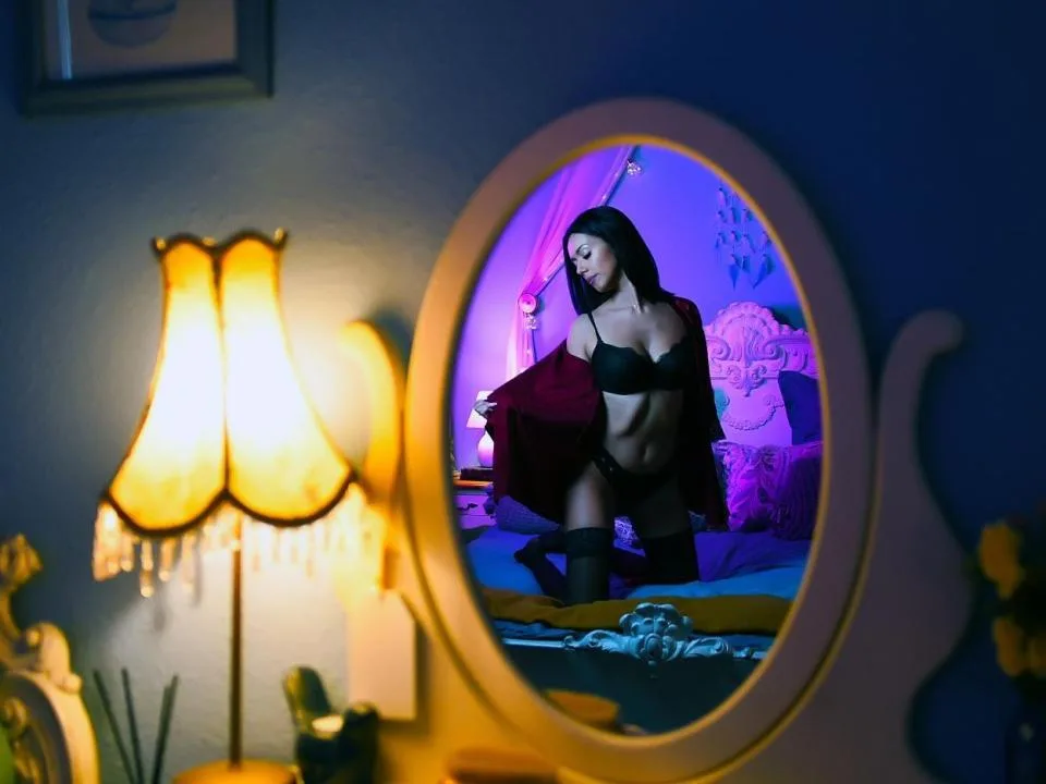 Camgirl Nadeen en live webcam amateur sur Mustvideos
