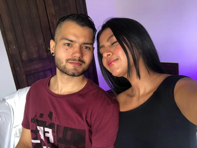 Camgirl BradAndJenn en live webcam amateur