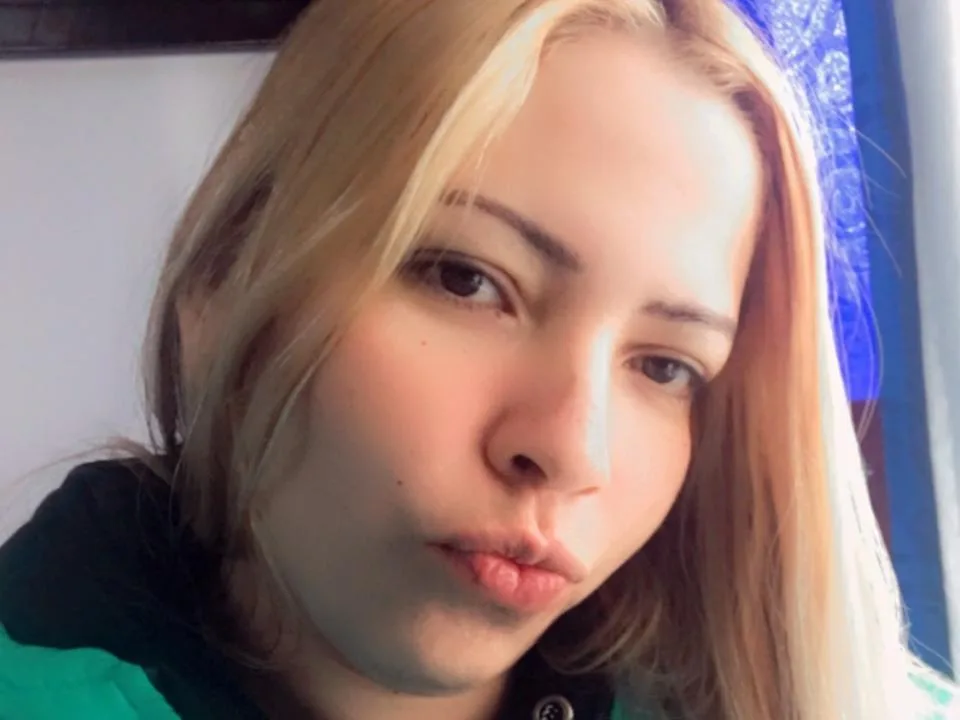 Camgirl LauraMarlyn en live webcam amateur sur Mustvideos