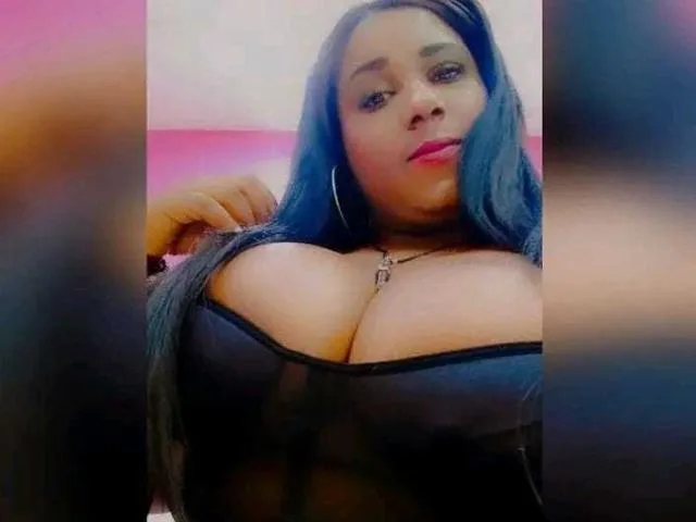 Camgirl SharaBrowns en live webcam amateur
