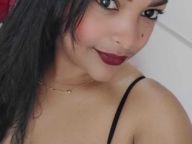 Camgirl DannaAlvarezI en live webcam amateur