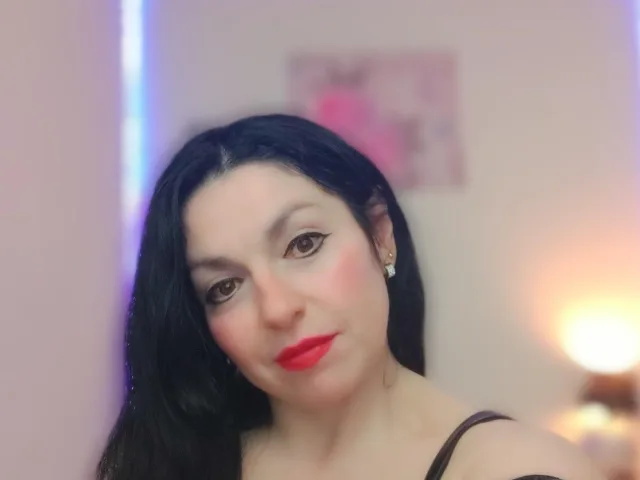 Camgirl SandyHott69 en live webcam amateur