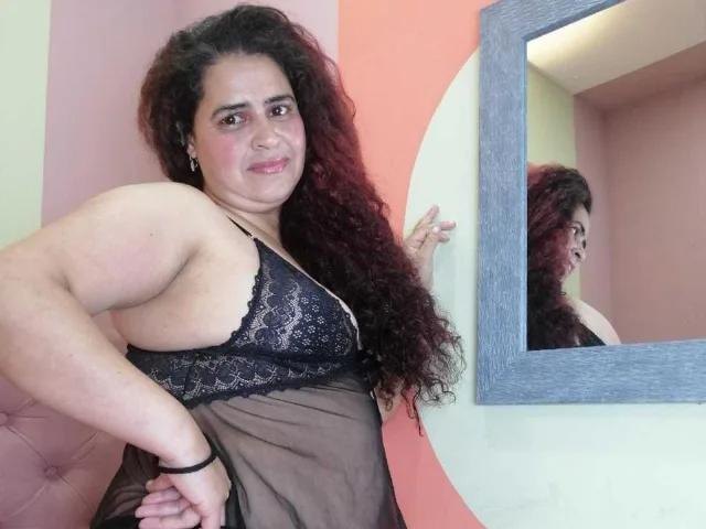 Camgirl AlondraGonzalez en live webcam amateur