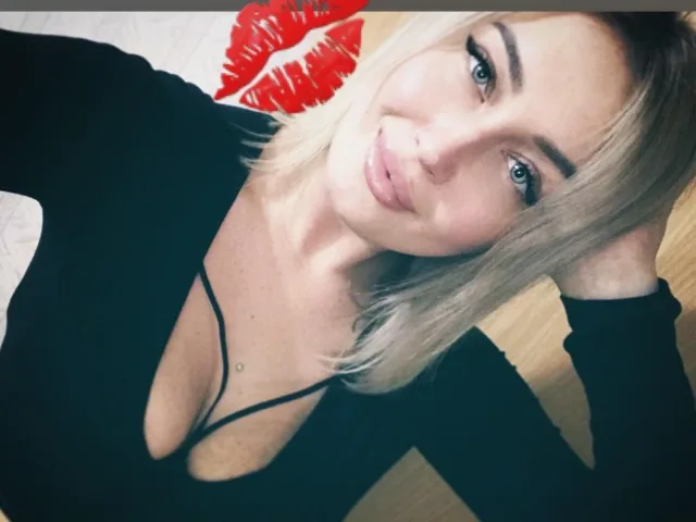 Camgirl EkzaHot en live webcam amateur