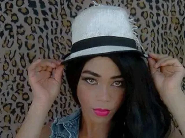 Camgirl LolaParkerX en live webcam amateur