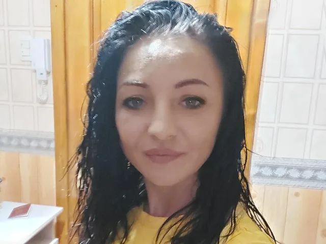 Camgirl MellinaRose en live webcam amateur
