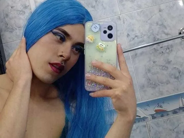 Camgirl DanielaDollyTs en live webcam amateur sur Mustvideos