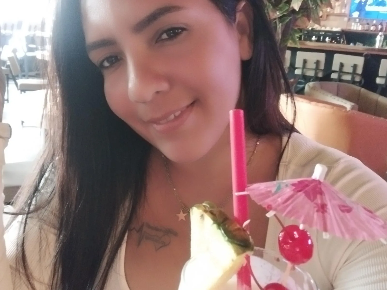 Camgirl Jazemin en live webcam amateur