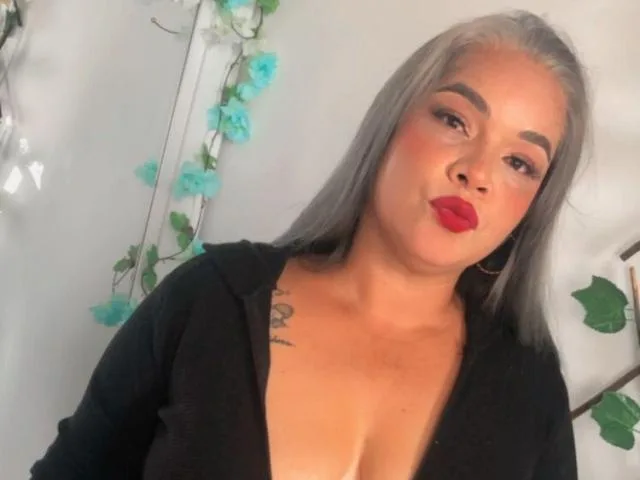 Camgirl Kassaandra en live webcam amateur