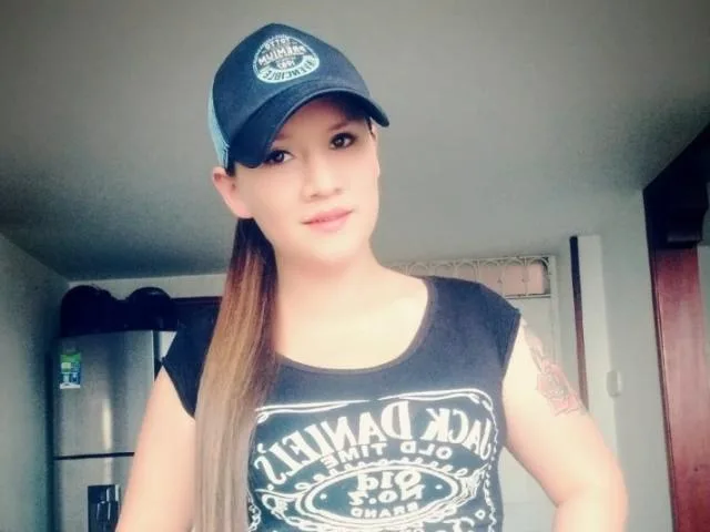 Camgirl CarolinaSexHot en live webcam amateur