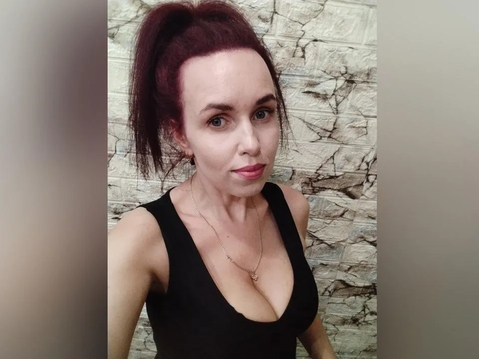 Camgirl AllureGolden en live webcam amateur