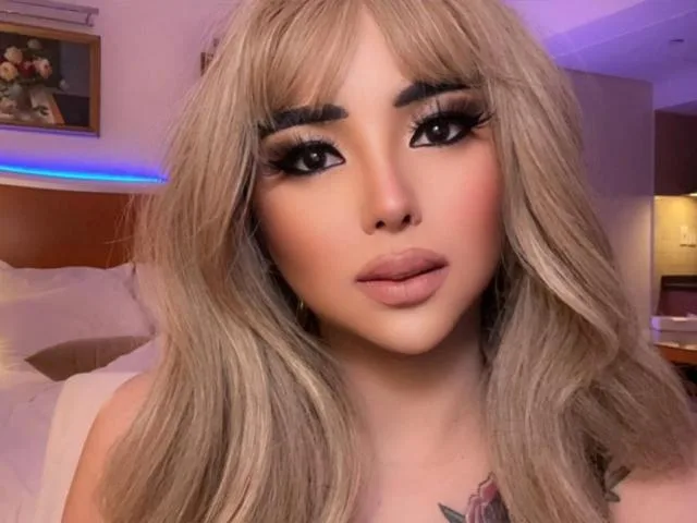 Camgirl CaraSin en live webcam amateur