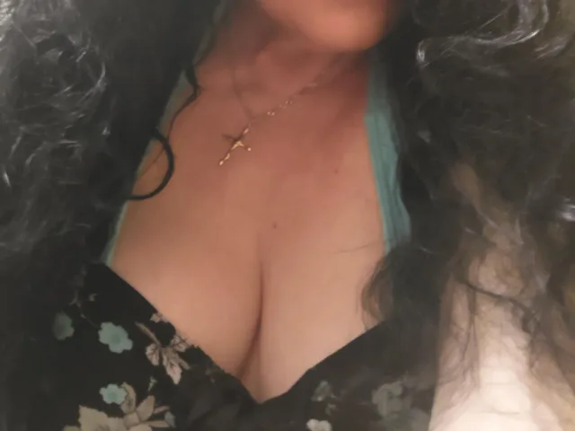 Camgirl FeliciaDrSexyCpl en live webcam amateur