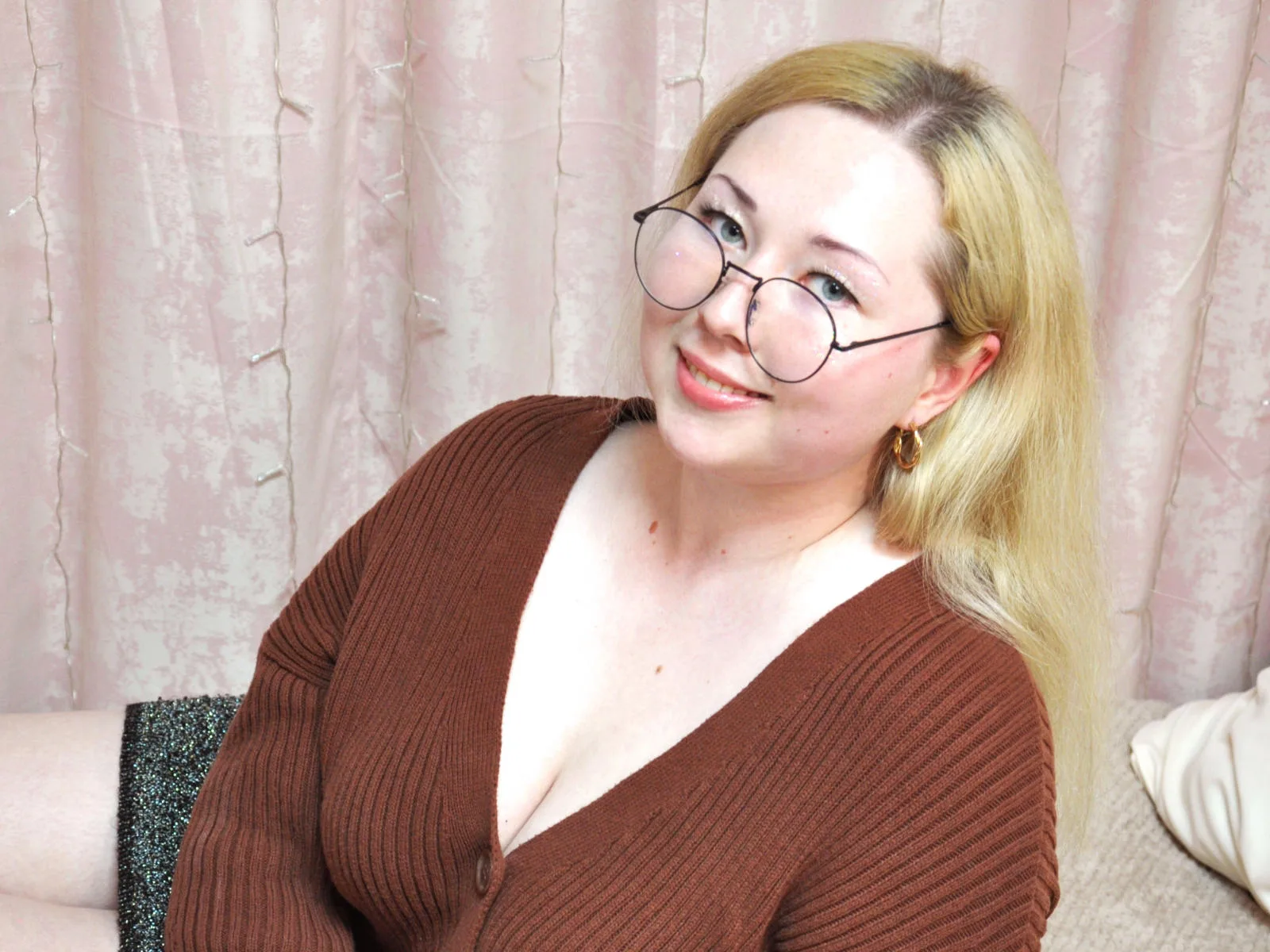 Camgirl GloriaShy en live webcam amateur
