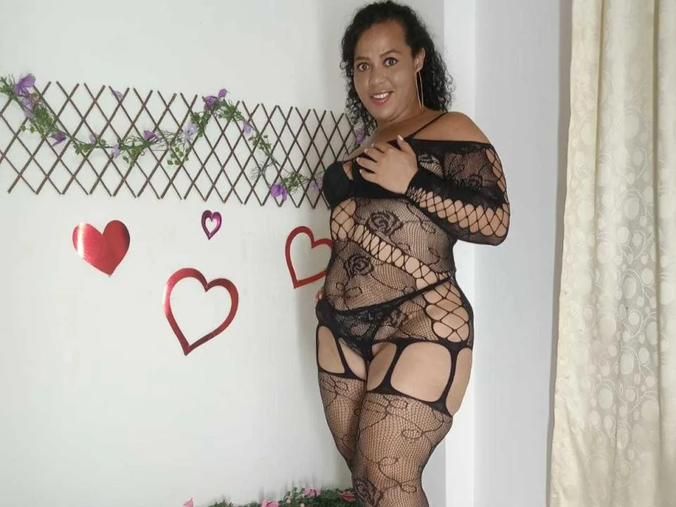Camgirl MarianaFrizzy en live webcam amateur sur Mustvideos