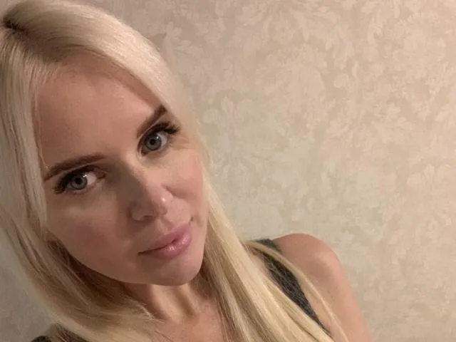 Camgirl BlondieSwan en live webcam amateur
