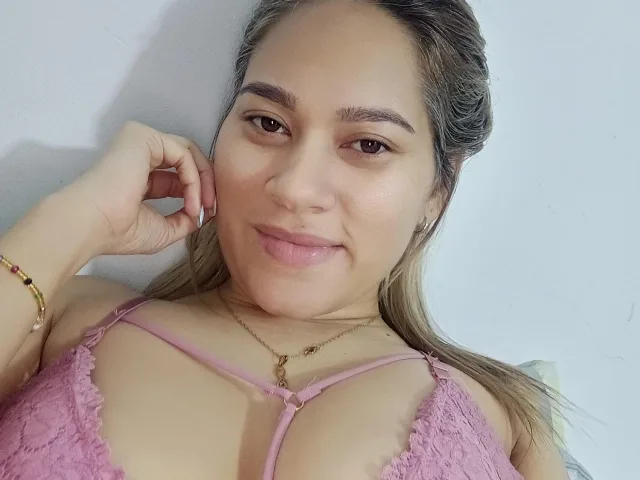 Camgirl GreatWoman en live webcam amateur