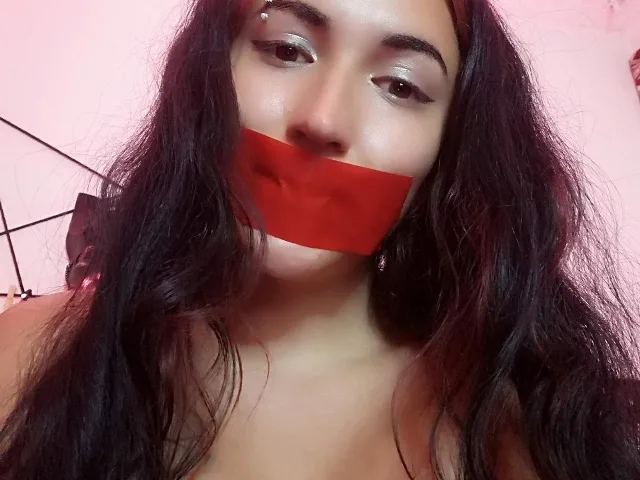 Camgirl KiimaLissa en live webcam amateur
