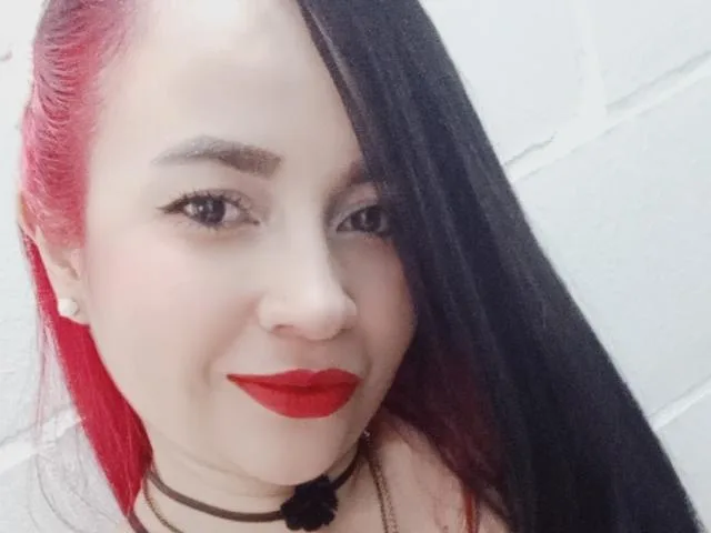 Camgirl PAMDORA en live webcam amateur