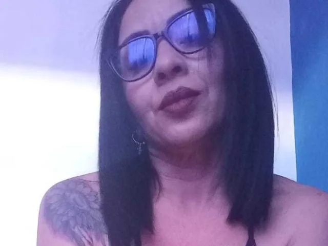 Camgirl SaraLondonn en live webcam amateur