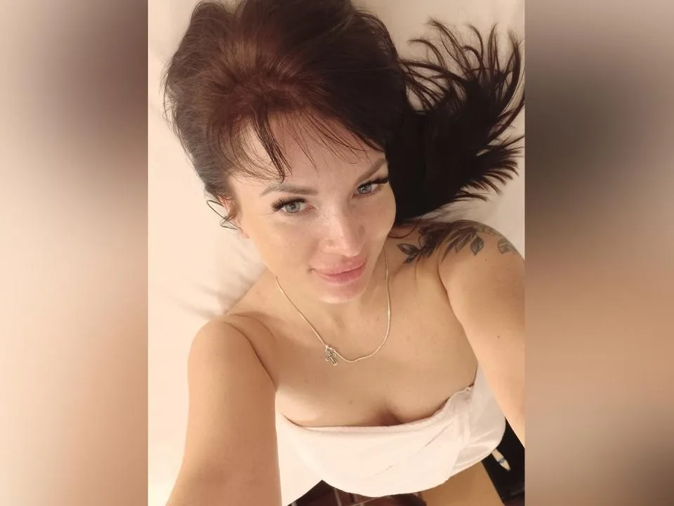 Camgirl LindaXRose en live webcam amateur