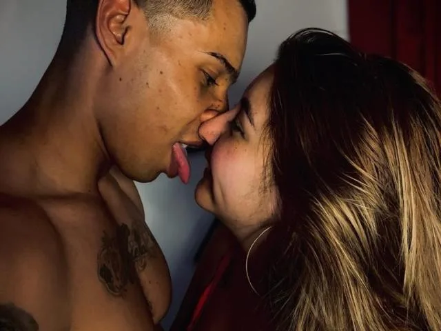 Camgirl MikeXAgatha en live webcam amateur