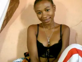 Camgirl GloriaHun en live webcam amateur