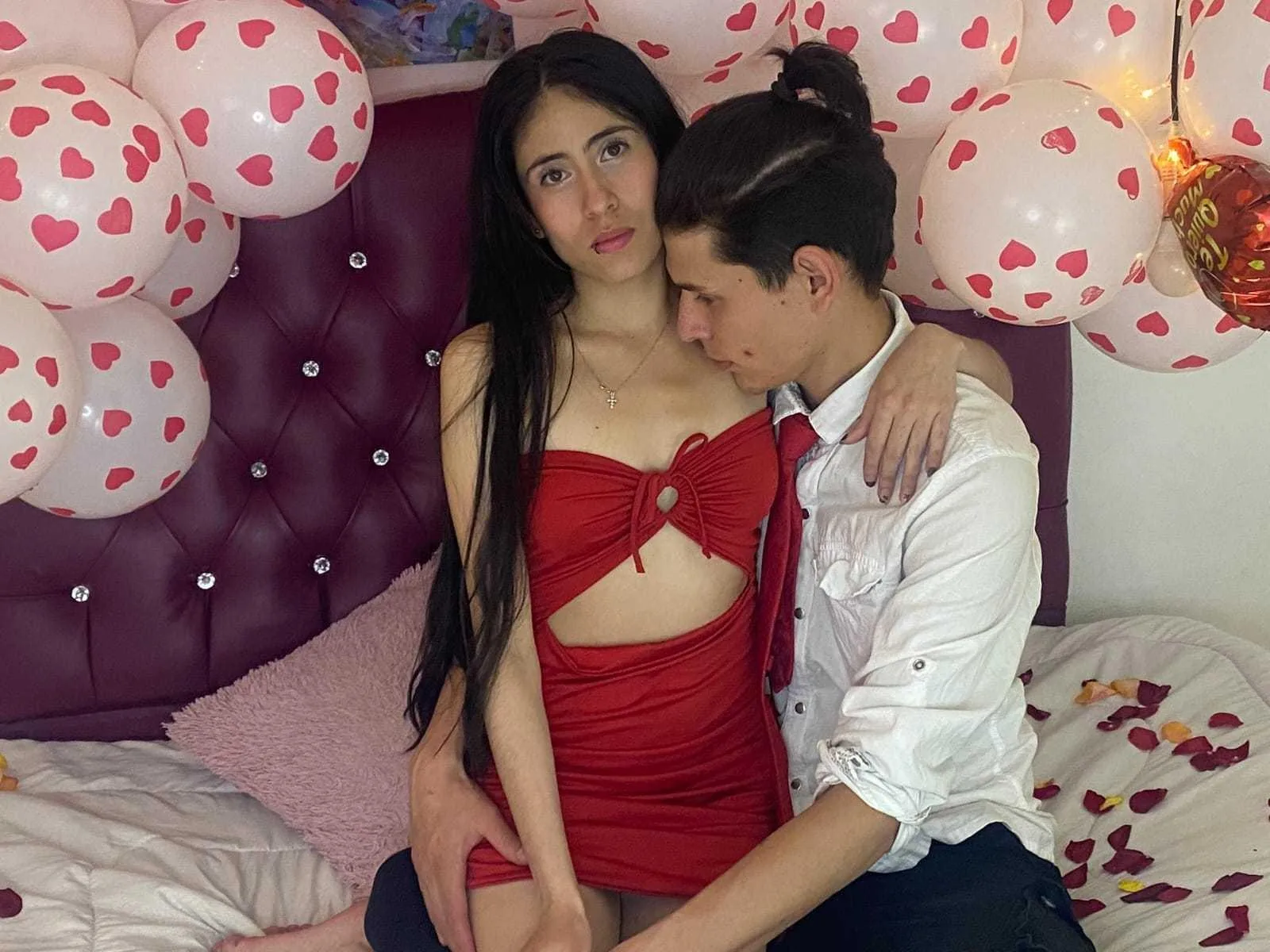 Camgirl MiaRuos en live webcam amateur sur Mustvideos