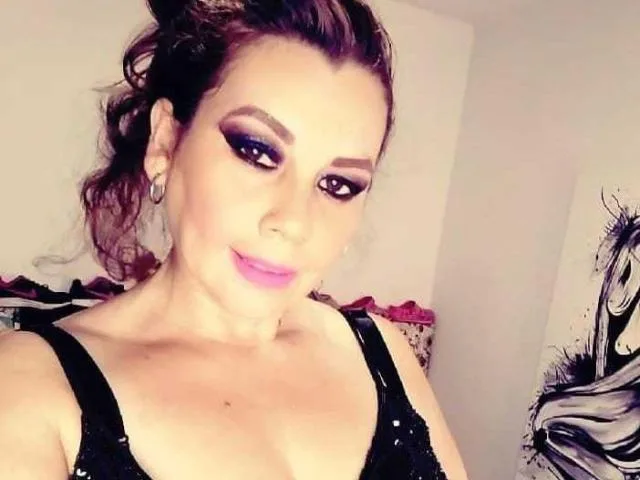 Camgirl MatureSophya en live webcam amateur