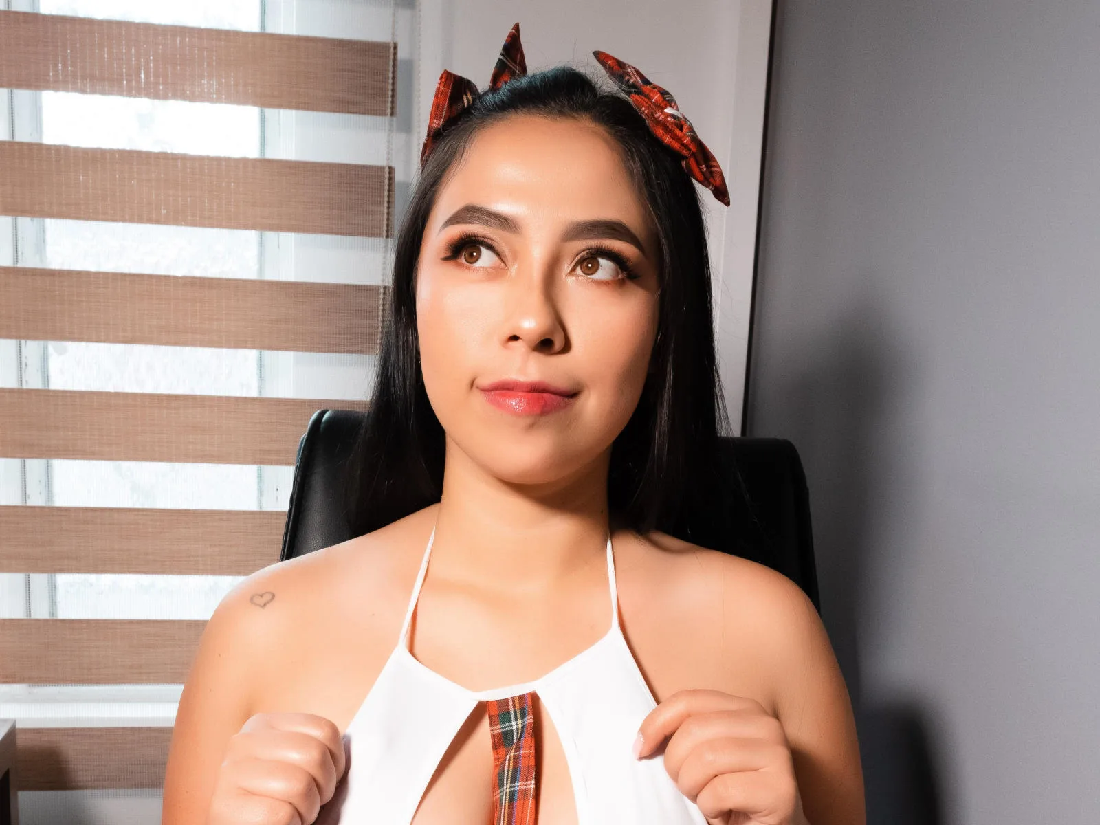 Camgirl AnniaSoler en live webcam amateur